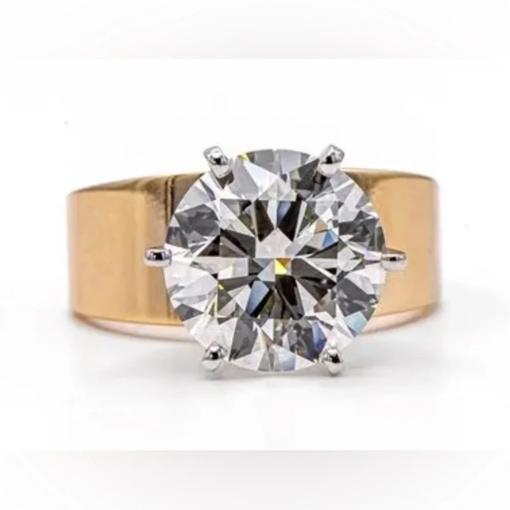 EUC Round Brilliant Cut Soltaire Diamond-Toned Thick Gold Band Ring - Picture 1 of 11